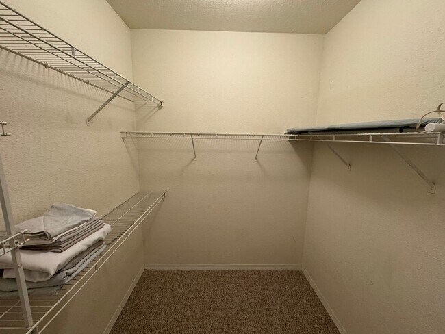 Building Photo - Fully Furnished 2-Bed, 2-Bath Condo with W...