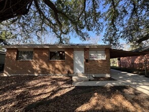 Building Photo - 5863 Denova St