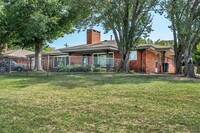 Building Photo - Duplex for rent in heart of OKC + Fully Fu...