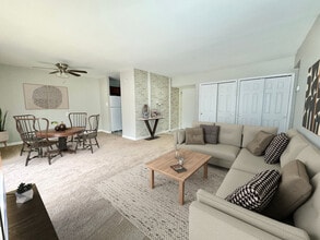 Colonial Arms Living Room - Colonial Arms