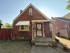 Building Photo - Fully Renovated 3-Bedroom Home – Move-In R...
