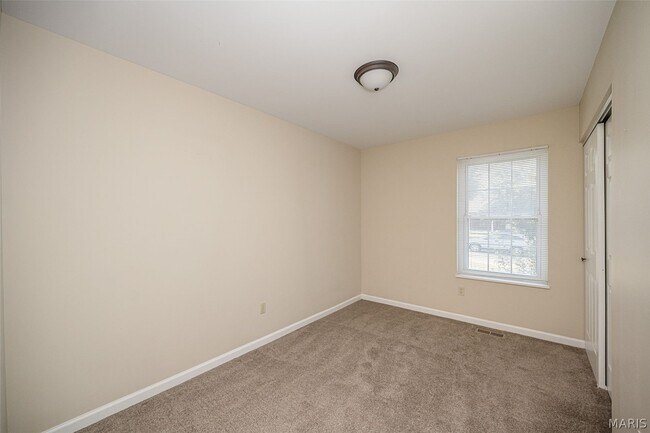 Building Photo - 2941 Park Valley Dr