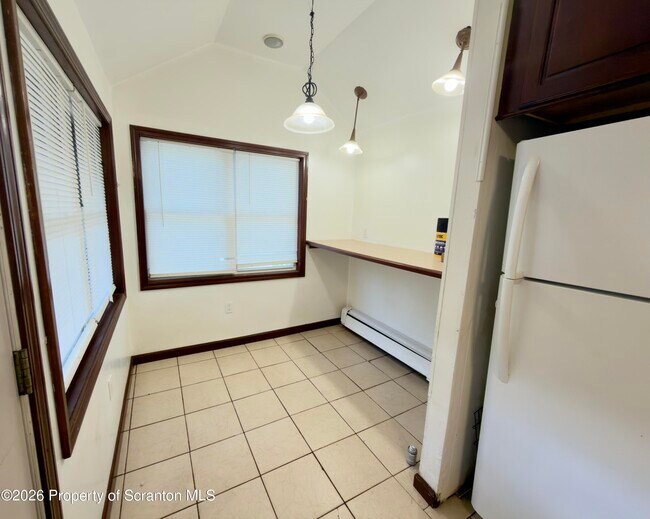 Building Photo - 512 Emmett St