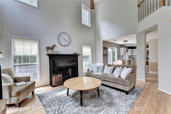 Building Photo - 4 br, 3.5 bath House - 3710 Palisade Park Dr