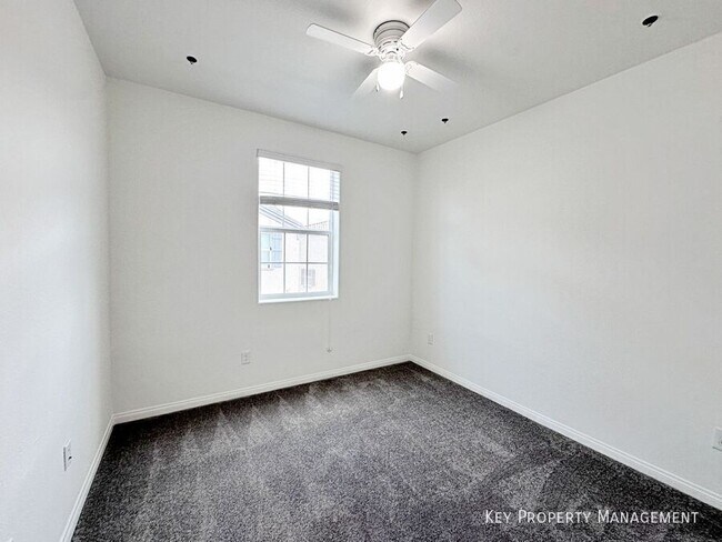 Building Photo - 663 Foam Flower Ln