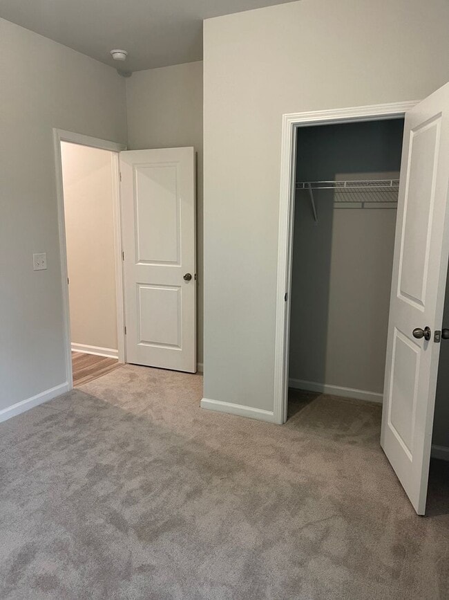 Building Photo - 4 bed 2 bath home in Heartwood!