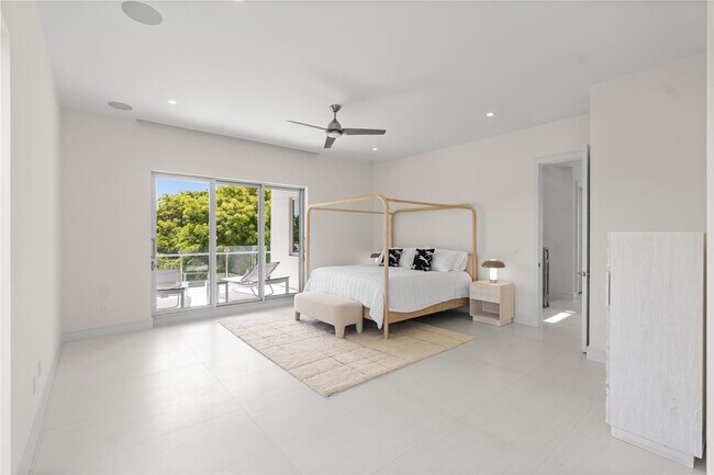 Building Photo - 221 Shore Ct