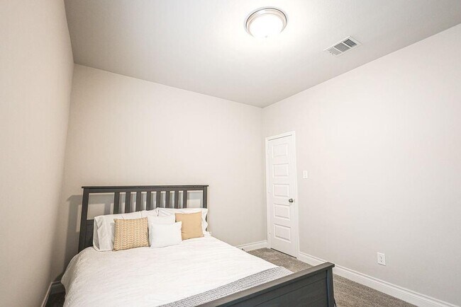 Building Photo - 16323 Pintado Forest Rd