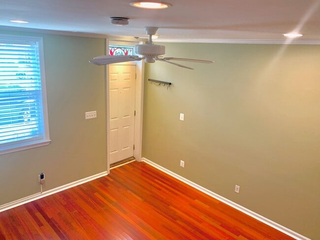 Building Photo - Charming 2-Bedroom, 2-Bath Townhome with Historic Character and Private Patio Near Fells Point