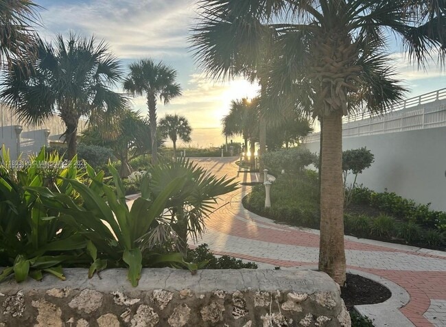 Building Photo - 345 Ocean Dr