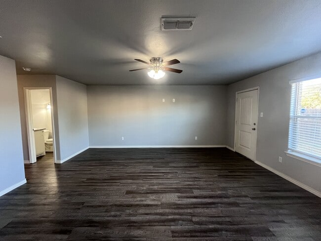 Building Photo - 3422 Itasca St