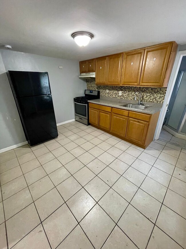 Building Photo - 44 Dudley St