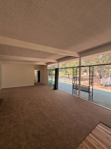 Building Photo - 730 Live Oak Park Rd S