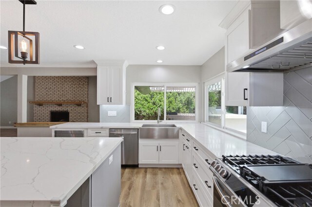 Building Photo - 1335 N Sarita Pl
