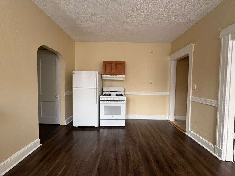 Building Photo - 56 Gilbert Ave