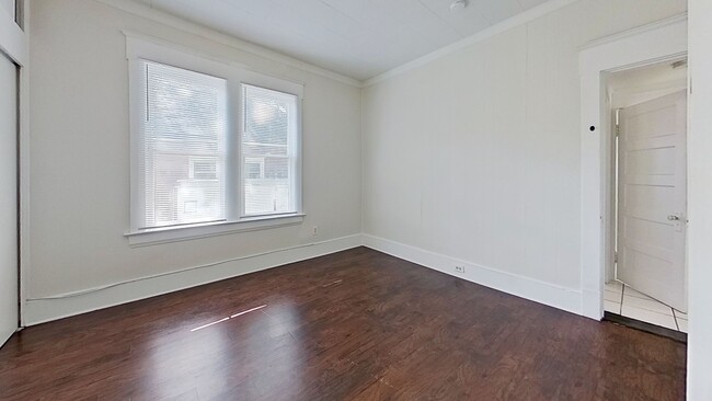 Building Photo - Adorable Remodeled 2Bed Unit in Springfield!