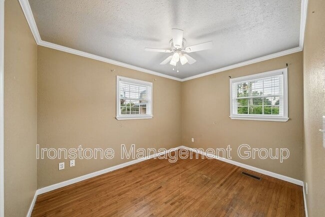 Building Photo - 906 N Atlanta St
