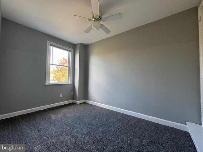 Building Photo - 320 Sollers Point Rd