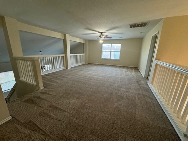 Building Photo - SUPER SPACIOUS WITH OVER 2800 SQ FT NEAR S...