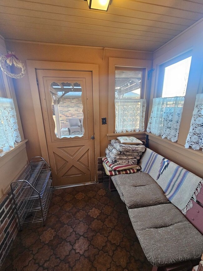 Building Photo - 4 BED | 2.5 BATH | DOUBLE GARAGE | WEST RAPID | FURNISHED