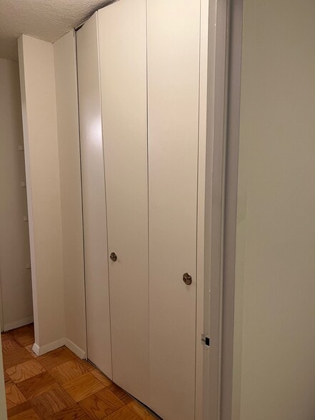 Building Photo - 5500 Friendship Blvd