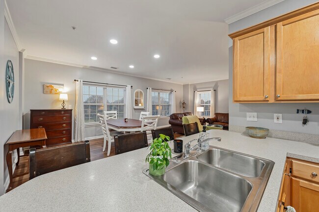 Building Photo - 5433 Village Dr NW