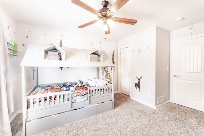 Building Photo - 4 Bed 4 Bath Home in Lorson Ranch!