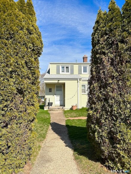 Building Photo - 40 Parkway S