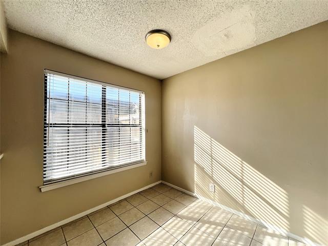 Building Photo - 929 W Hickory St