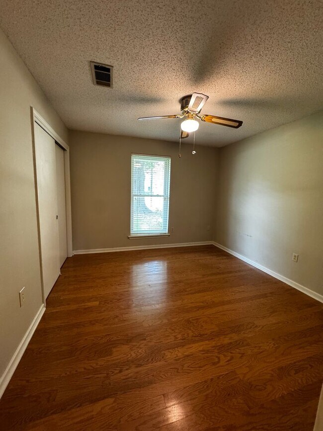 Building Photo - 3BD/2BA House for Lease in Jackson Park - Central Community