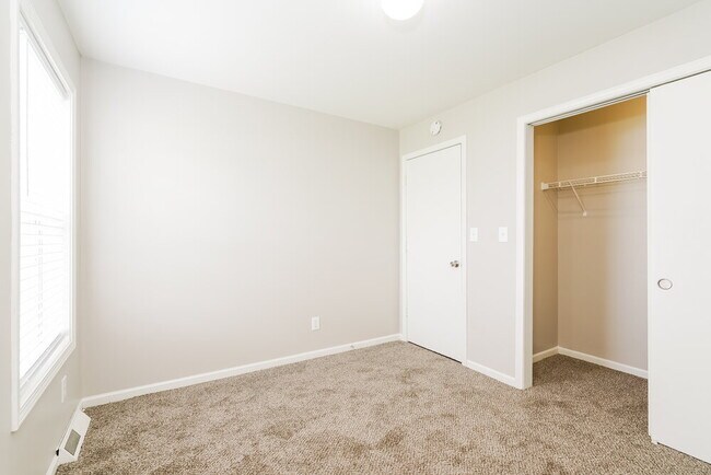 Building Photo - 3266 Sextant Dr
