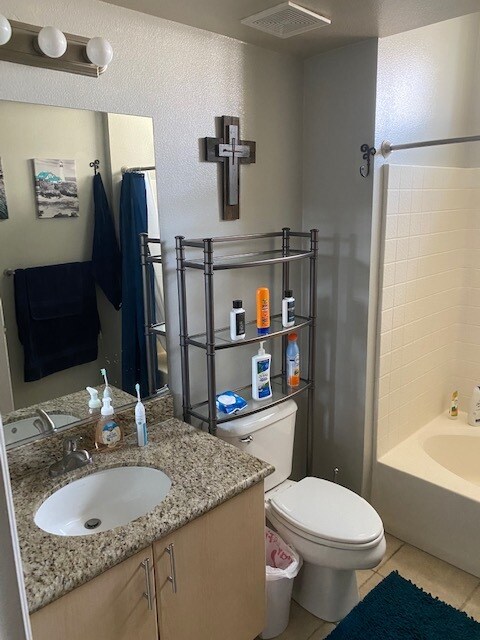 Building Photo - 1480 Broadway