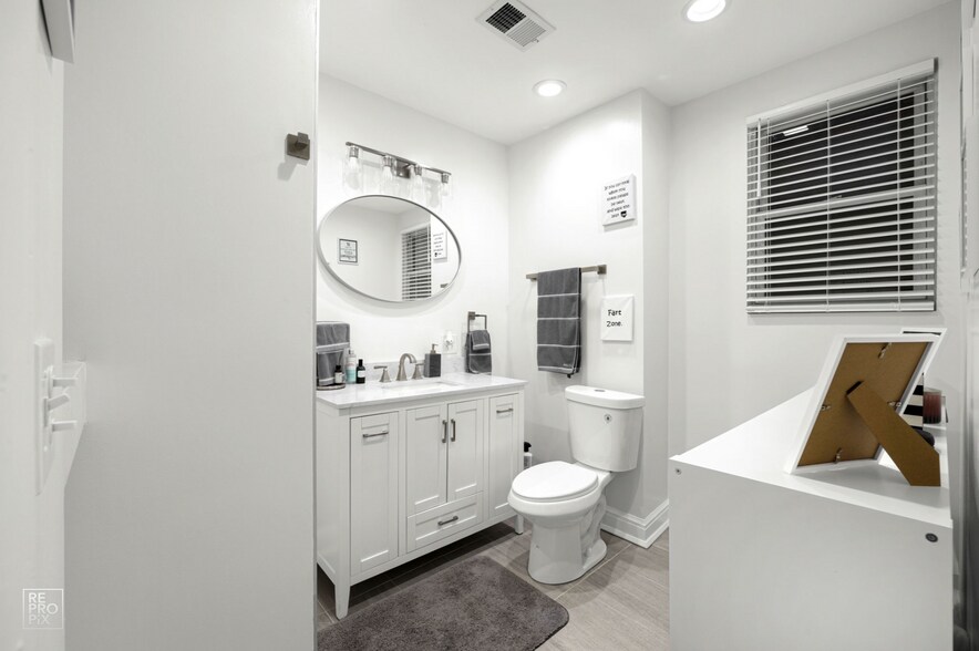 Building Photo - 1708 W 35th St