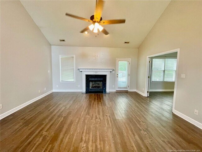 Building Photo - 260 Lick Creek Dr