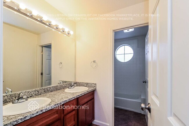 Building Photo - 6102 Cameo Dr