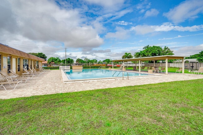 Building Photo - 9603 NW 67th Ct