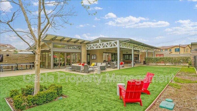 Building Photo - 27623 Solana Wy