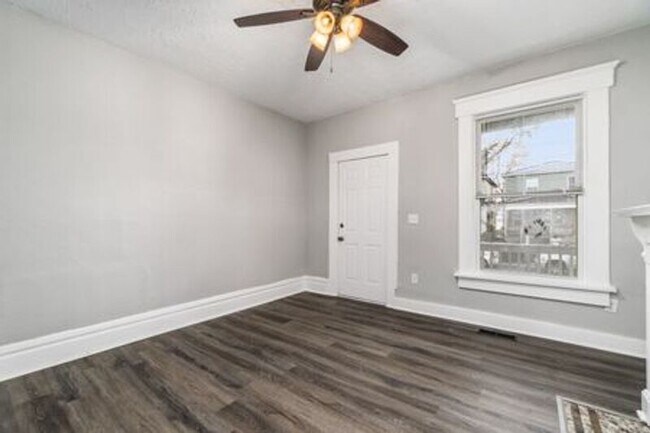 Building Photo - 360 N Garfield Ave