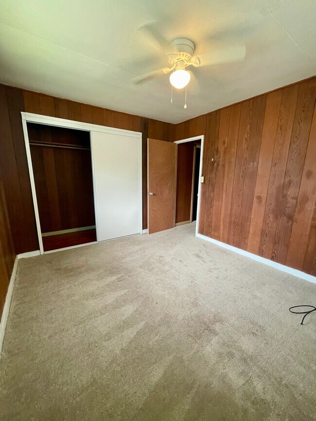Building Photo - 3606 Halekipa Pl