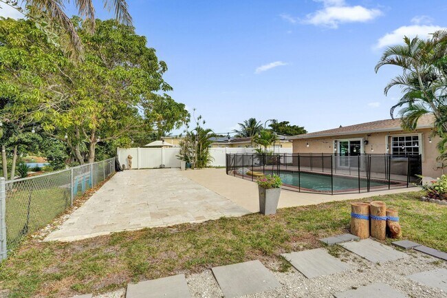 Building Photo - 22335 Boulder St