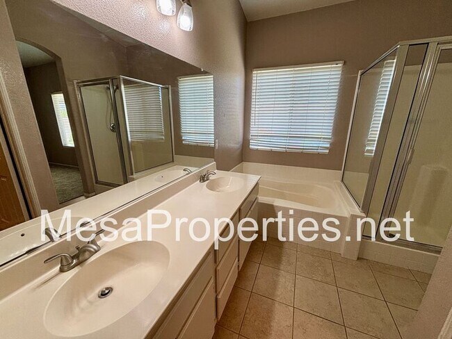 Building Photo - 15389 Megan Ct