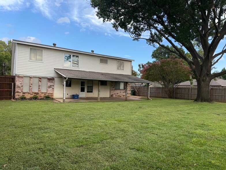 Building Photo - 4052 Pepperwood Dr