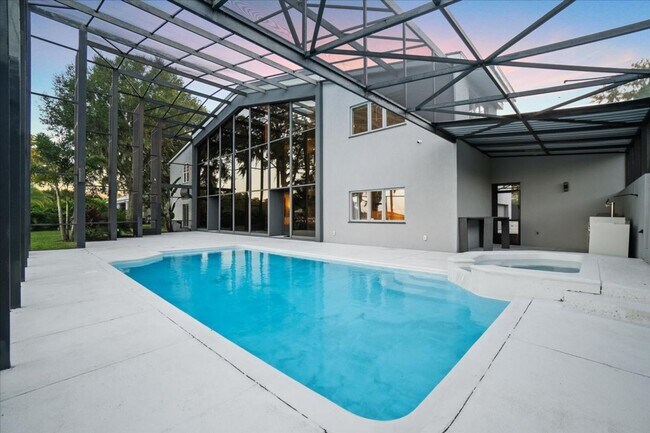 Building Photo - 3824 Gaines Dr