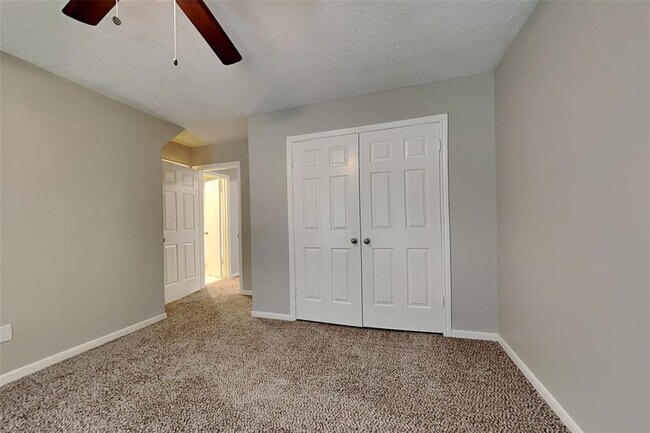 Building Photo - 5811 Laurel Caverns Dr