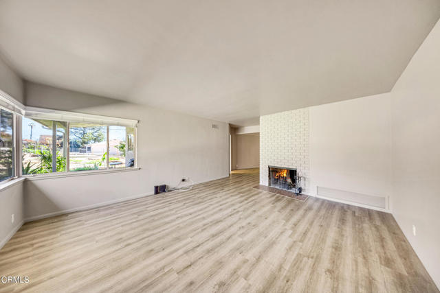 Building Photo - 631 Deodara Dr