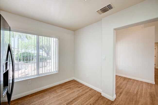 Building Photo - Charming 2 Bedroom, Single-Story Home in S...
