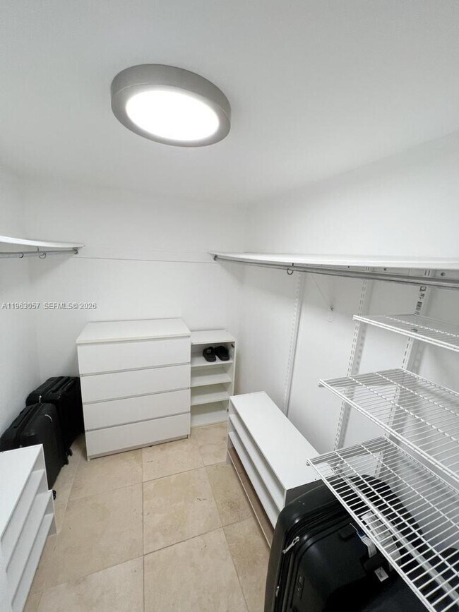 Building Photo - 1111 Crandon Blvd