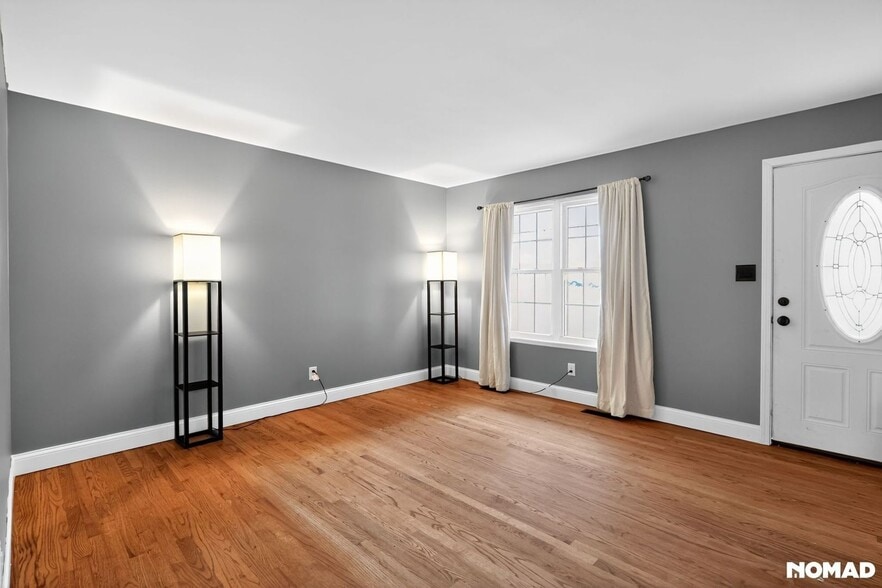 Building Photo - 2354 Jackson Dr