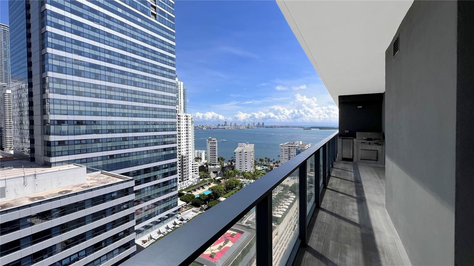 Building Photo - 1451 Brickell Ave