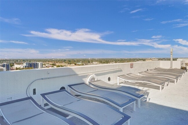 Building Photo - 1830 Radius Dr